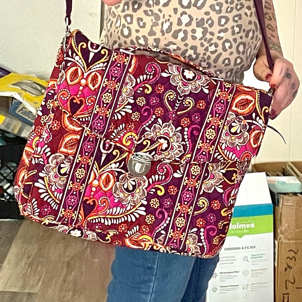 Vera Bradley messenger bag(LIKE NEW)